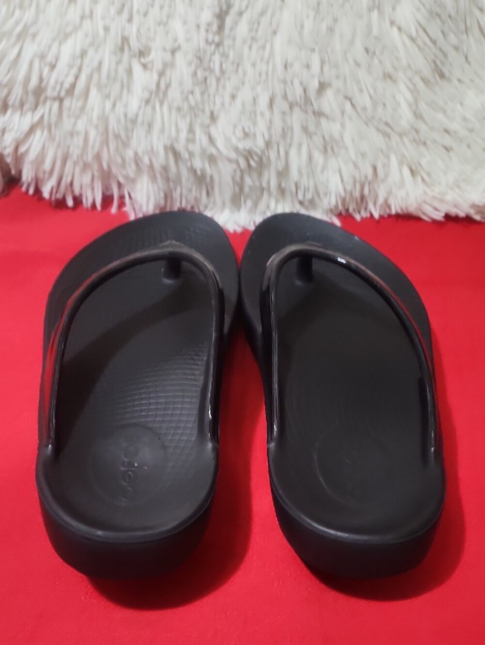 OOFOS Oolala Black Women’s Foam Flip Flop Sandals - Picture 5 of 10